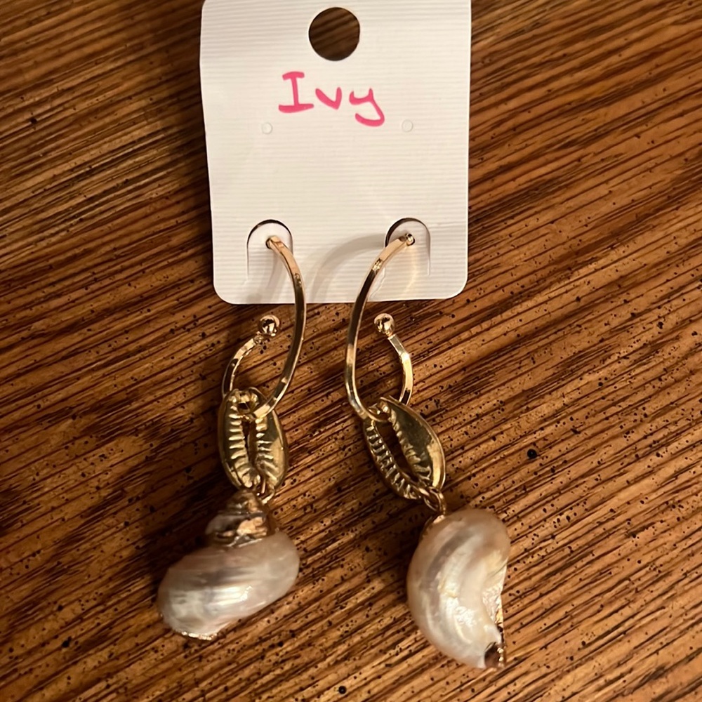 Gold seashell earrings